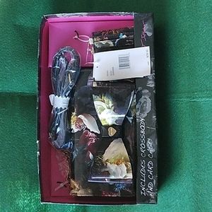 NWTS Betsey Johnson Gxdani crossbody purse & card case black flowers glossy.  T1